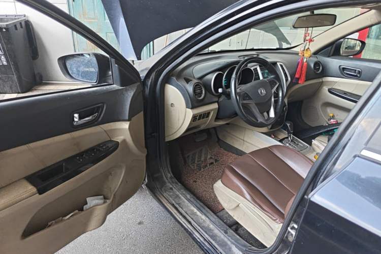 Used CHANGAN Eado 2014 1.6L Automatic Luxury Model Driver Seat