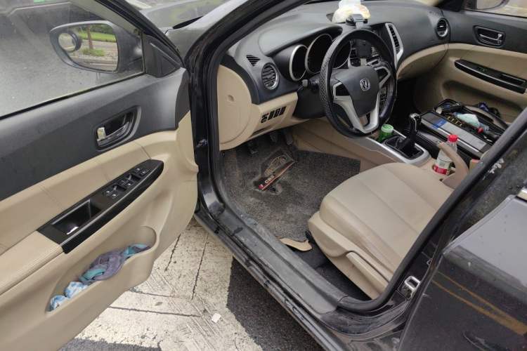 Used CHANGAN Eado 2014 1.6L Manual Luxury Model Driver Seat