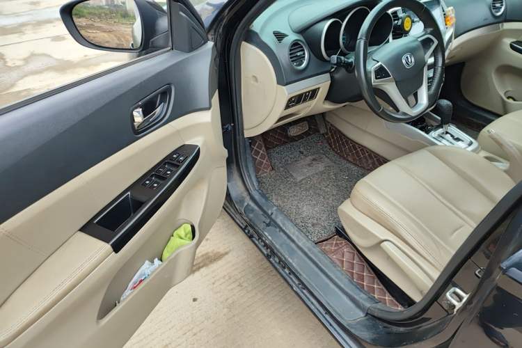 Used CHANGAN Eado 2014 1.6L Automatic Luxury Model Driver Seat