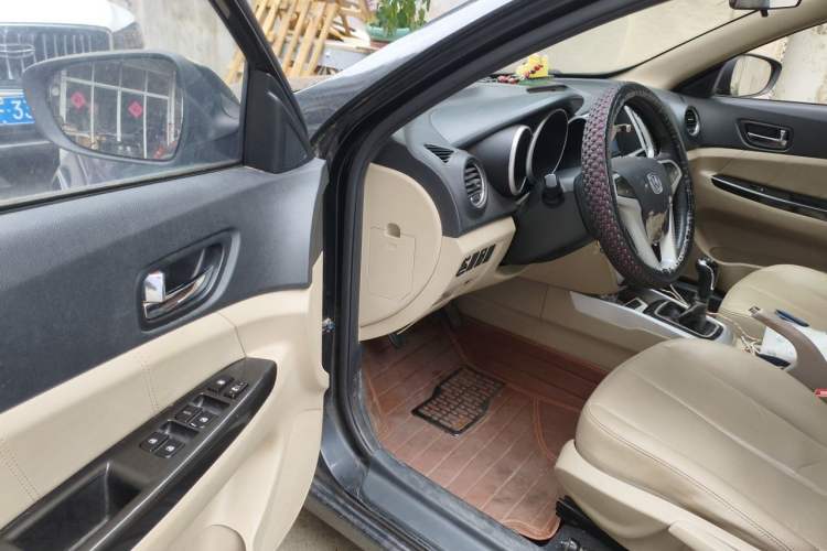 Used CHANGAN Eado 2014 1.6L Manual Luxury Model Driver Seat