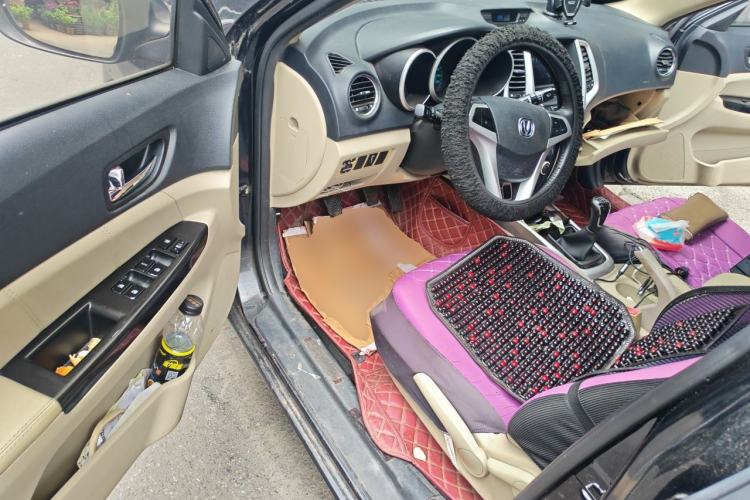 Used CHANGAN Eado 2014 1.6L Manual Luxury Model Driver Seat