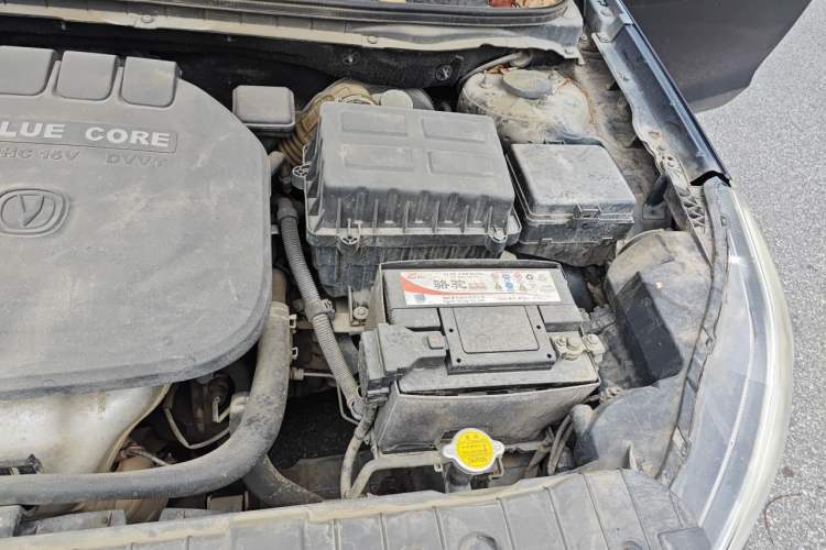 Used CHANGAN Eado 2014 1.6L Manual Luxury Model Engine Bay Left