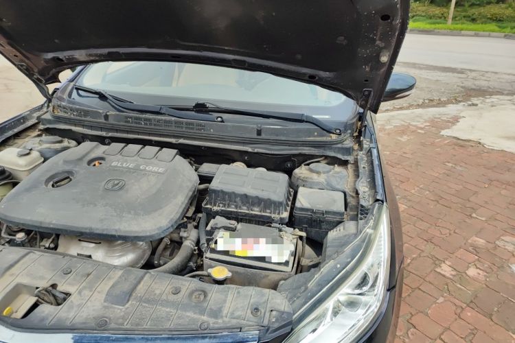Used CHANGAN Eado 2014 1.6L Manual Luxury Model Engine Bay Left