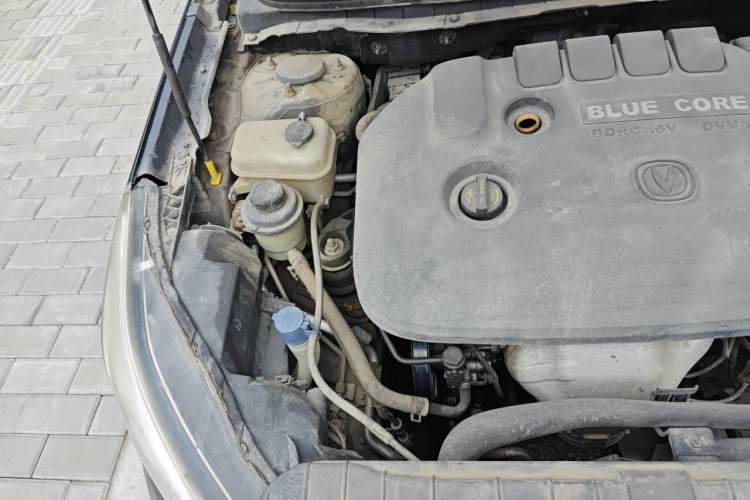 Used CHANGAN Eado 2014 1.6L Manual Luxury Model Engine Bay Right