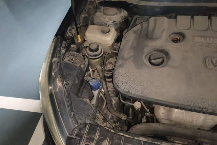 Used CHANGAN Eado 2014 1.6L Manual Luxury Model Engine Bay Right