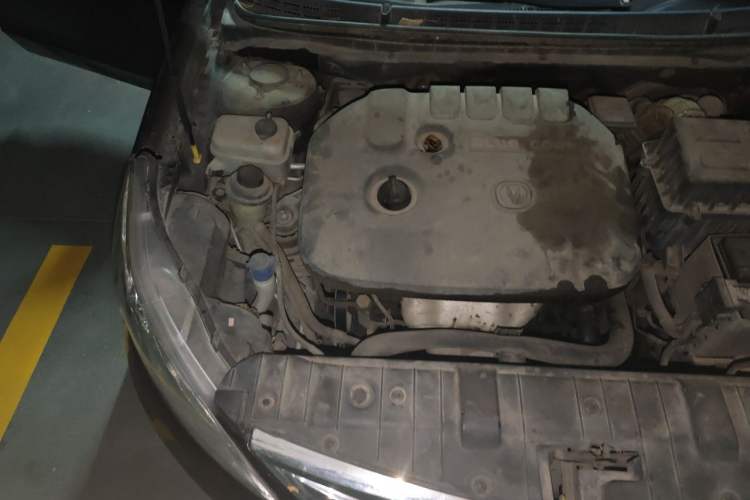 Used CHANGAN Eado 2014 1.6L Manual Luxury Model Engine Bay Right