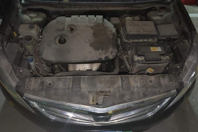 Used CHANGAN Eado 2014 1.6L Manual Luxury Model Engine Bay
