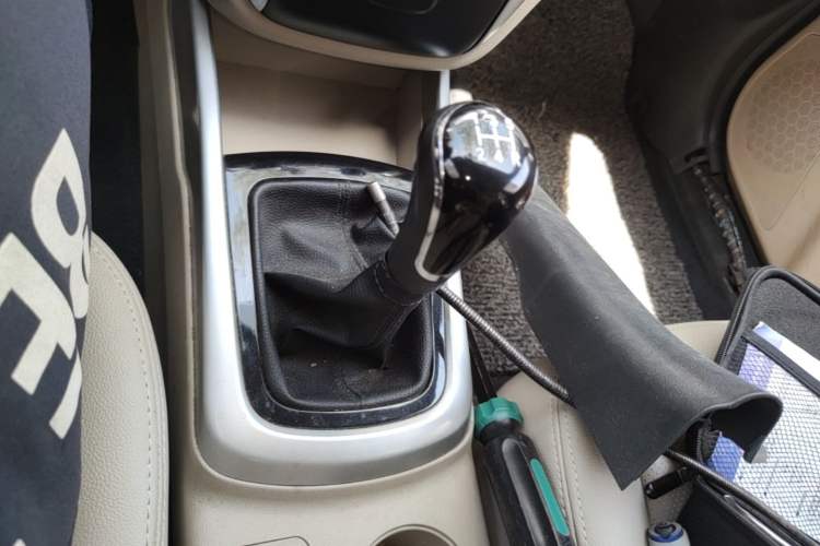 Used CHANGAN Eado 2014 1.6L Manual Luxury Model Gear Lever