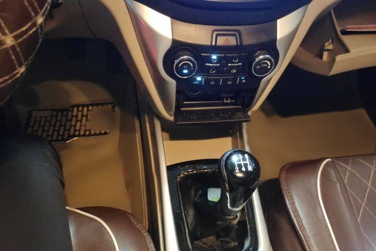 Used CHANGAN Eado 2014 1.6L Manual Luxury Model Gear Lever