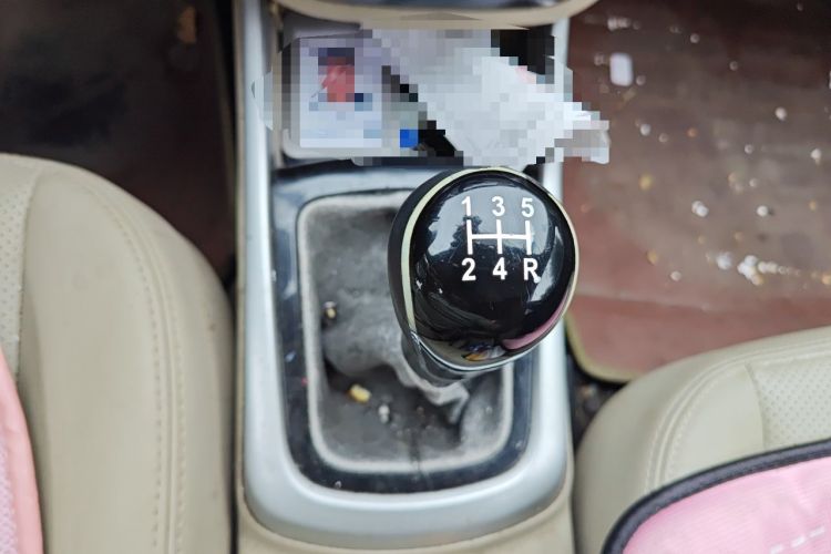 Used CHANGAN Eado 2014 1.6L Manual Luxury Model Gear Lever