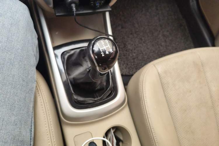 Used CHANGAN Eado 2014 1.6L Manual Luxury Model Gear Lever