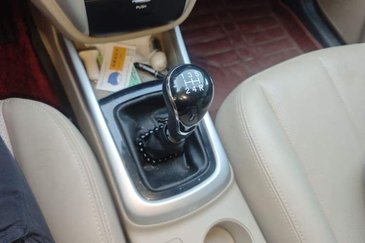 Used CHANGAN Eado 2014 1.6L Manual Luxury Model Gear Lever