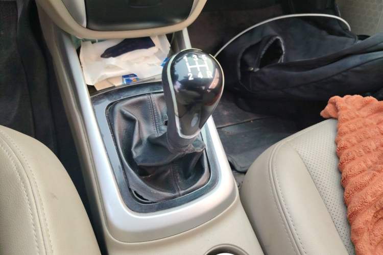 Used CHANGAN Eado 2014 1.6L Manual Luxury Model Gear Lever