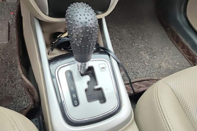 Used CHANGAN Eado 2014 1.6L Automatic Luxury Model Gear Lever