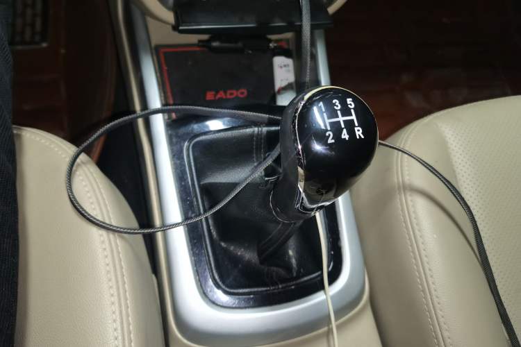 Used CHANGAN Eado 2014 1.6L Manual Luxury Model Gear Lever