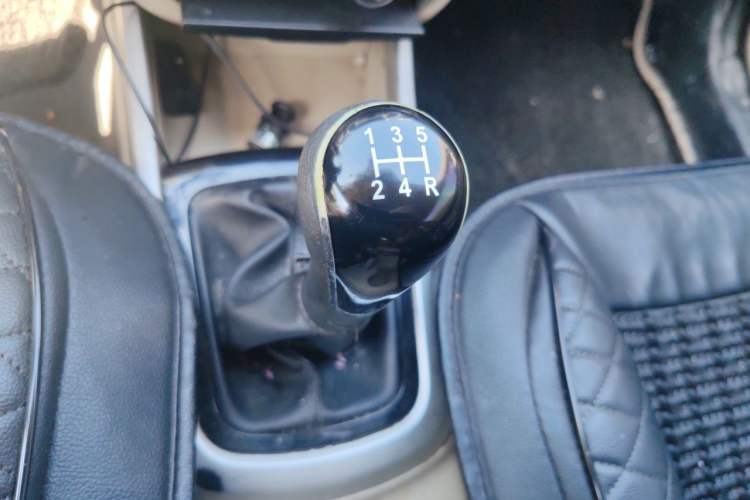 Used CHANGAN Eado 2014 1.6L Manual Luxury Model Gear Lever