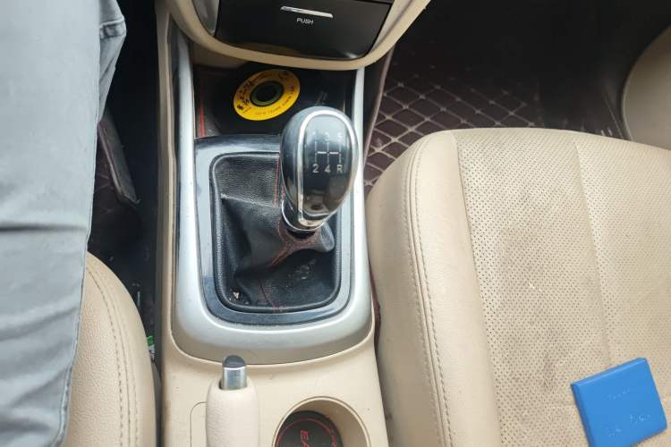 Used CHANGAN Eado 2014 1.6L Manual Luxury Model Gear Lever