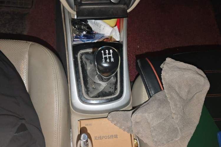 Used CHANGAN Eado 2014 1.6L Manual Luxury Model Gear Lever