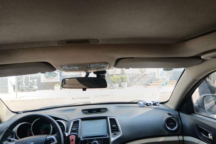 Used CHANGAN Eado 2014 1.6L Automatic Luxury Model Headliner