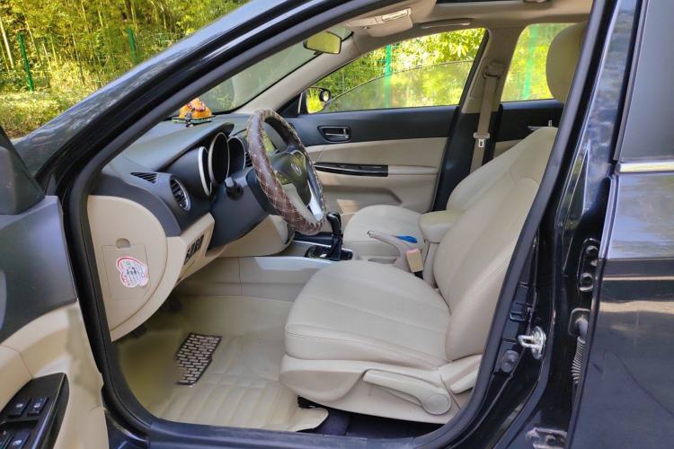 Used CHANGAN Eado 2014 1.6L Manual Luxury Model Interior 1