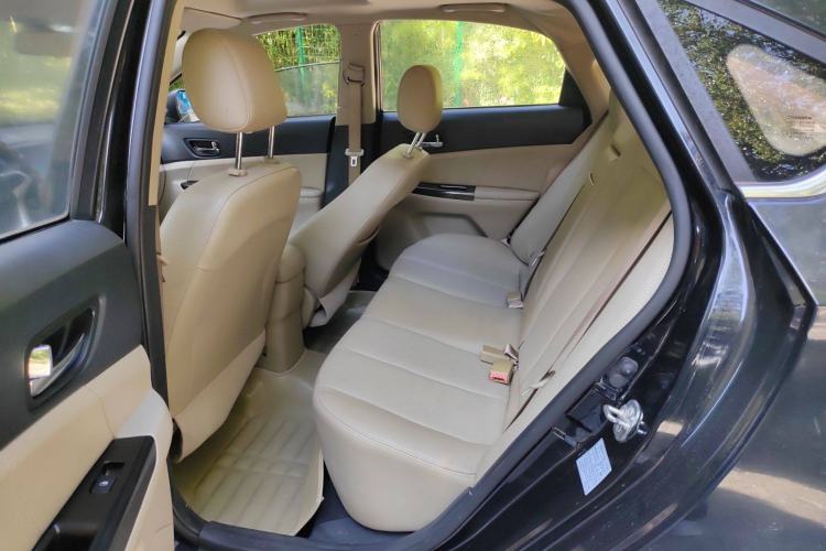 Used CHANGAN Eado 2014 1.6L Manual Luxury Model Interior 2