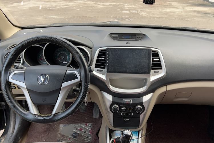 Used CHANGAN Eado 2014 1.6L Manual Elite Version Interior 3