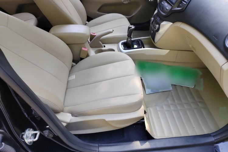 Used CHANGAN Eado 2014 1.6L Manual Luxury Model Interior 5