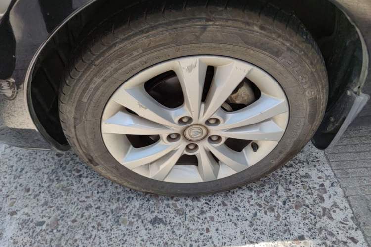 Used CHANGAN Eado 2014 1.6L Manual Luxury Model Left Front Wheel Hub