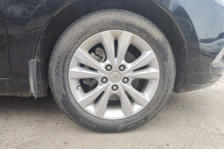 Used CHANGAN Eado 2014 1.6L Manual Luxury Model Right Front Wheel Hub