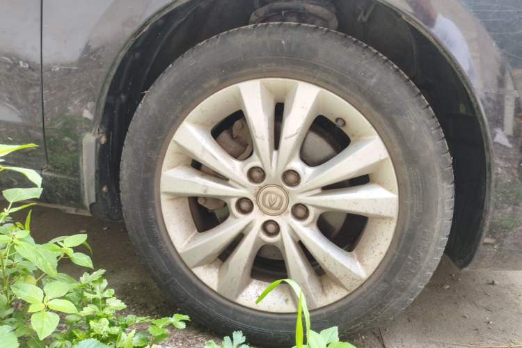 Used CHANGAN Eado 2014 1.6L Manual Luxury Model Right Front Wheel Hub