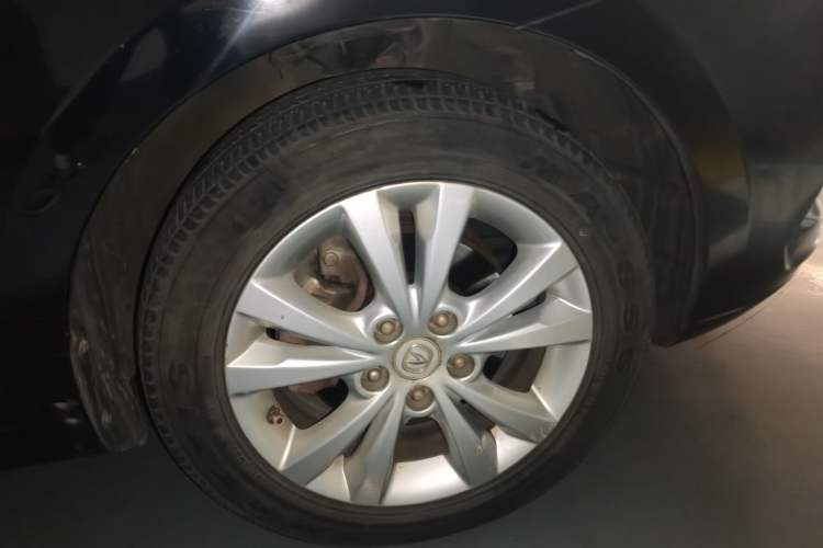 Used CHANGAN Eado 2014 1.6L Manual Luxury Model Right Front Wheel Hub