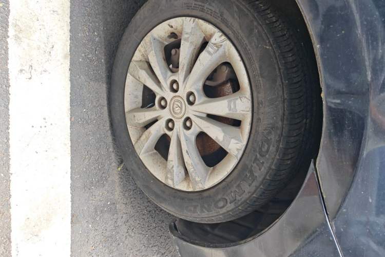 Used CHANGAN Eado 2014 1.6L Manual Luxury Model Right Front Wheel Hub