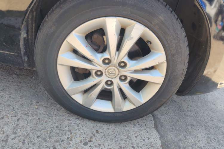 Used CHANGAN Eado 2014 1.6L Manual Luxury Model Right Front Wheel Hub