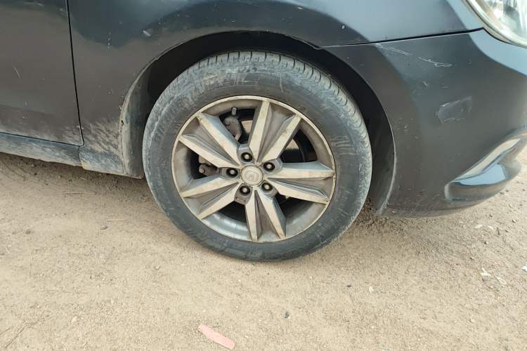 Used CHANGAN Eado 2014 1.6L Manual Luxury Model Right Front Wheel Hub