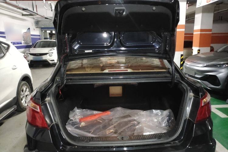 Used CHANGAN Eado 2014 1.6L Manual Luxury Model Trunk