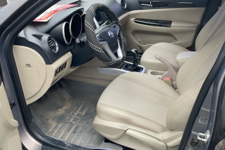 Used CHANGAN Eado 2014 1.6L Manual Luxury Model Interior 5