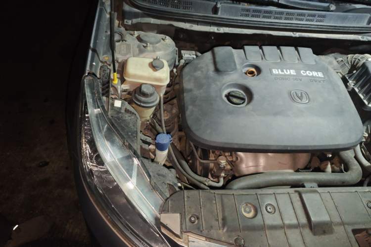 Used CHANGAN Eado 2014 1.6L Manual Luxury Model Engine Bay Right