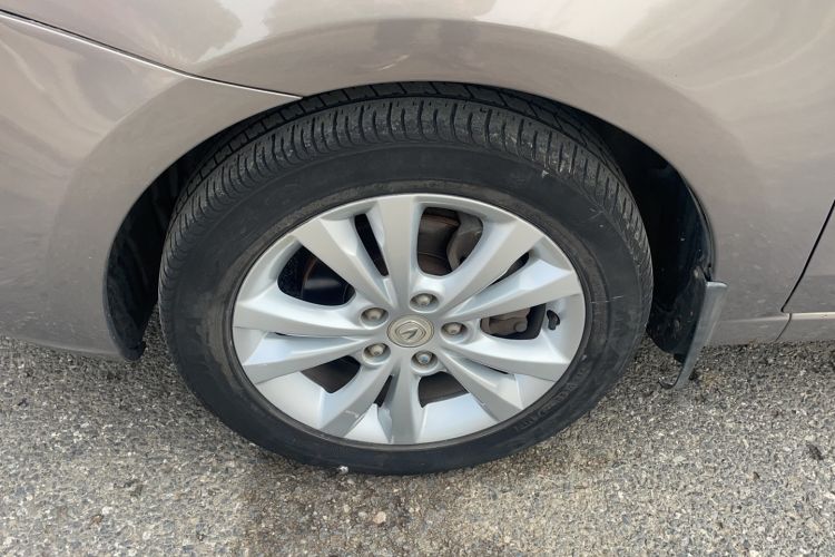Used CHANGAN Eado 2014 1.6L Manual Luxury Model Left Front Wheel Hub