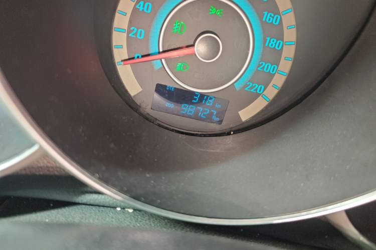 Used CHANGAN Eado 2014 1.6L Manual Luxury Model Odometer Close Up