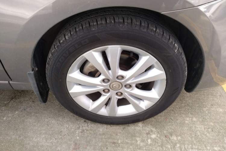 Used CHANGAN Eado 2014 1.6L Manual Luxury Model Right Front Wheel Hub