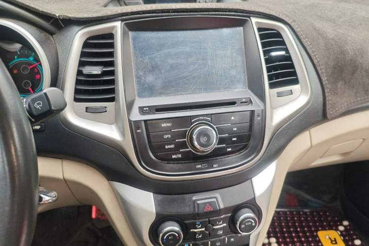 Used CHANGAN Eado 2014 1.6L Manual Luxury Model Audio And AC Panel