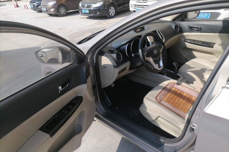 Used CHANGAN Eado 2014 1.6L Manual Luxury Model Driver Seat