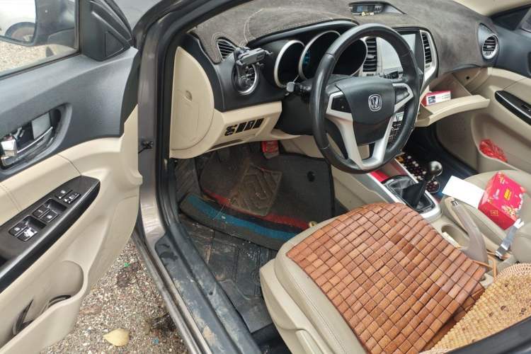 Used CHANGAN Eado 2014 1.6L Manual Luxury Model Driver Seat
