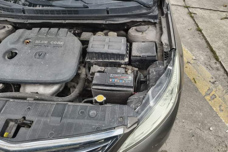 Used CHANGAN Eado 2014 1.6L Manual Luxury Model Engine Bay Left