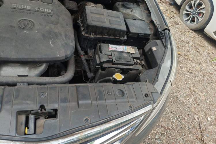 Used CHANGAN Eado 2014 1.6L Manual Luxury Model Engine Bay Left