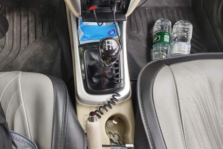 Used CHANGAN Eado 2014 1.6L Manual Luxury Model Gear Lever