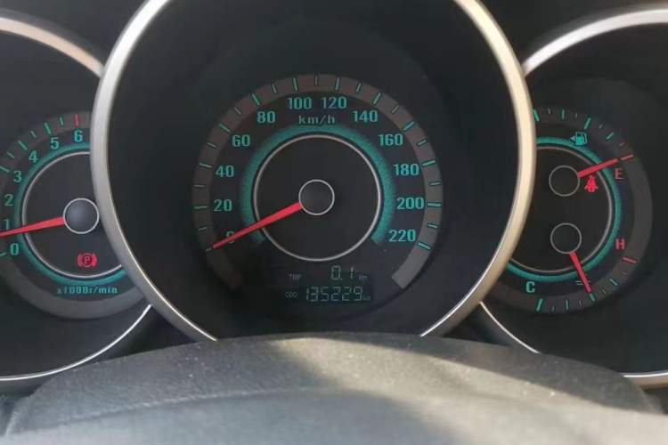Used CHANGAN Eado 2014 1.6L Manual Luxury Model Odometer Close Up