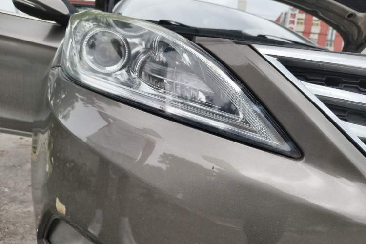 Used CHANGAN Eado 2014 1.6L Manual Luxury Model Right Front Headlight