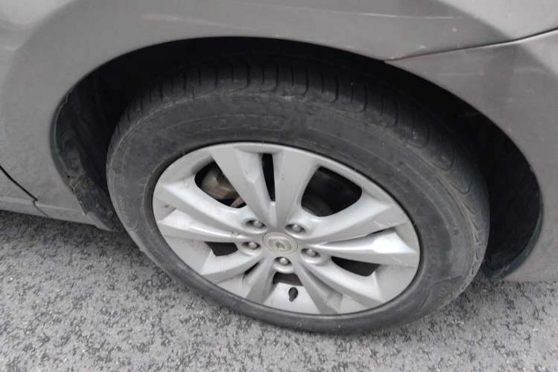 Used CHANGAN Eado 2014 1.6L Manual Luxury Model Right Front Wheel Hub