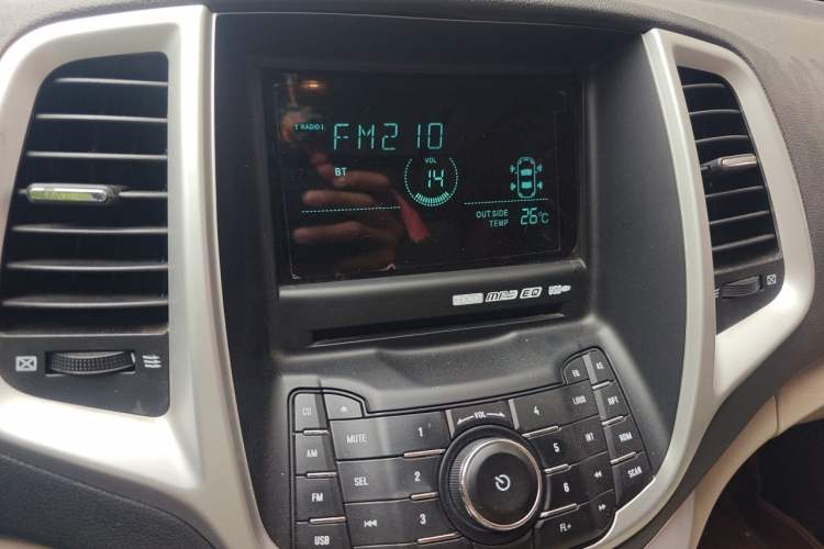 Used CHANGAN Eado 2014 1.6L Manual Elite Version Audio And AC Panel